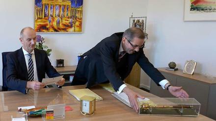 Die Übergabe des Morgensterns markierte auch die Amtsübergabe von Matthias Platzeck (rechts) zu Dietmar Woidke.