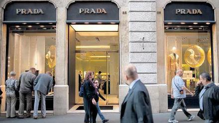 Hauptsache italienisch. Der Preis spielt für die meisten Käufer der Luxusmarken keine Rolle. Foto: dpa
