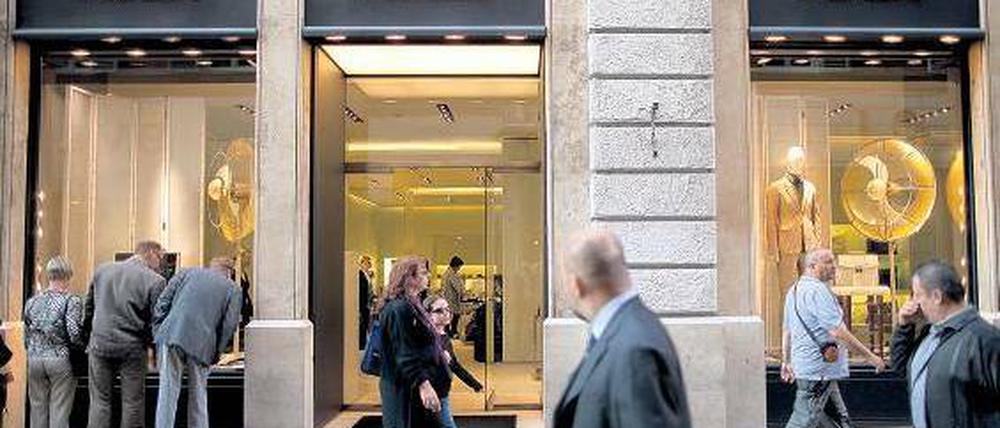 Hauptsache italienisch. Der Preis spielt für die meisten Käufer der Luxusmarken keine Rolle. Foto: dpa