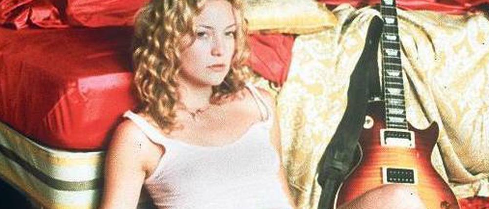 Vom Ruhm kosten. Das geht, wenn man einen Musiker als Freund hat oder Groupie ist – wie Kate Hudson in „Almost Famous“.