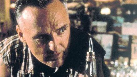 Rebell mit grauen Schläfen. Dennis Hopper 1991 im Film "Indian Runner".