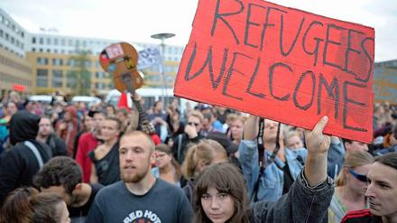 Wenn in Hellersdorf rechte Bauernfänger auf die Straße gehen und gegen Flüchtlinge pöbeln. Dass die Zivilgesellschaft dagegenhält, gibt mir Hoffnung.