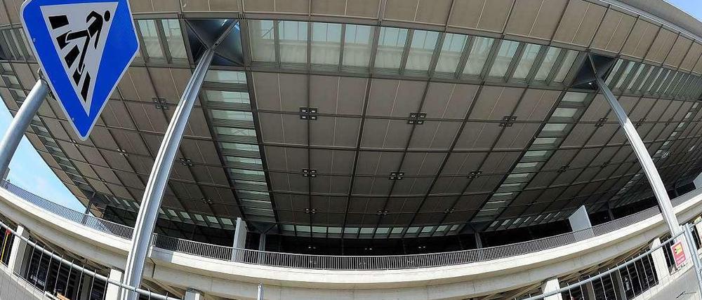Fliegen hier schon bald ersten Flugzeuge? Mehdorn will einen "Minibetrieb" in Schönefeld testen.