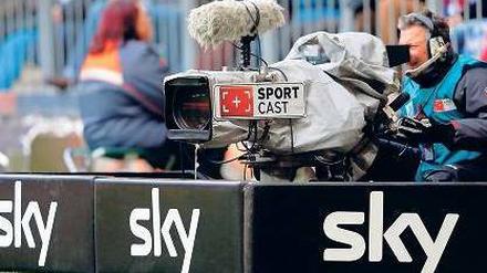 Kurz vorm Saisonstart gibt es großen Krach. Springer geht dagegen vor, dass Sky eine App mit den Spielberichten anbietet – noch dazu günstiger als Bild.de. 