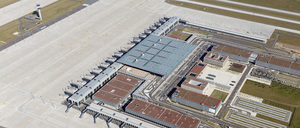 Luft nach oben: Das BER-Areal vom Flugzeug aus gesehen.