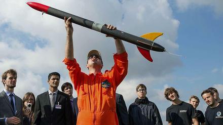 Studenten in Hardthausen mit selbst gebauter Rakete