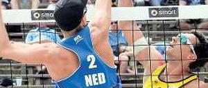 Aus im Achtelfinale. Die WM-Dritten Jonathan Erdmann und Kay Matysik sind heute nicht mehr dabei. Die Berliner unterlagen den niederländischen Weltmeistern Alexander Brouwer und Robert Meeuwsen 1:2.