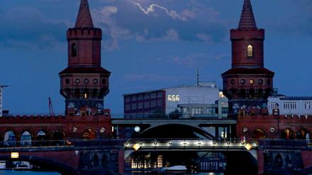 Die Brücken von Venedig verblassen gegen die Schönheit der Berliner Oberbaumbrücke.