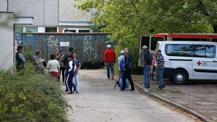 Ankunft der Flüchtlinge in Hellersdorf: Sie wurden von der Polizei geschützt.