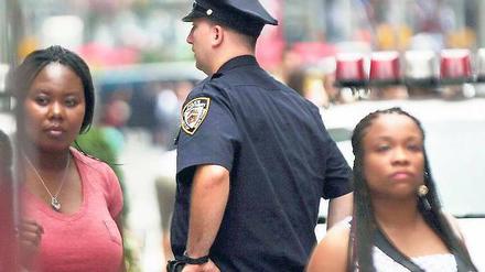 Diskriminierung verboten. Polizisten dürfen in New York nicht mehr so hart durchgreifen. 