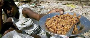 Für viele Menschen in Indien sind einfache Linsen- und Reisgerichte Lebensgrundlage. Eine solche Mahlzeit wurde nun Schulkindern zum Verhängnis.