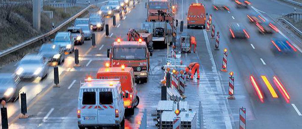 Stop, aber bald wieder Go: Am Montagabend sollen die Bauarbeiten auf der A100 beendet sein - spätestens.
