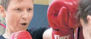 Unternehmensberaterin Tanja Wielgoß beim Boxen.