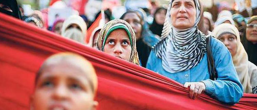 Land am Abgrund: Anhänger des gestürzten Präsidenten Mursi demonstrieren in Kairo.