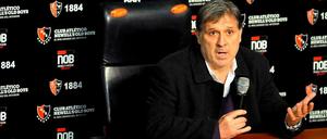 Gerardo Martino, hier bei einer Pressekonferenz für die Newell’s Old Boys, genießt in Südamerika einen hervorragenden Ruf.
