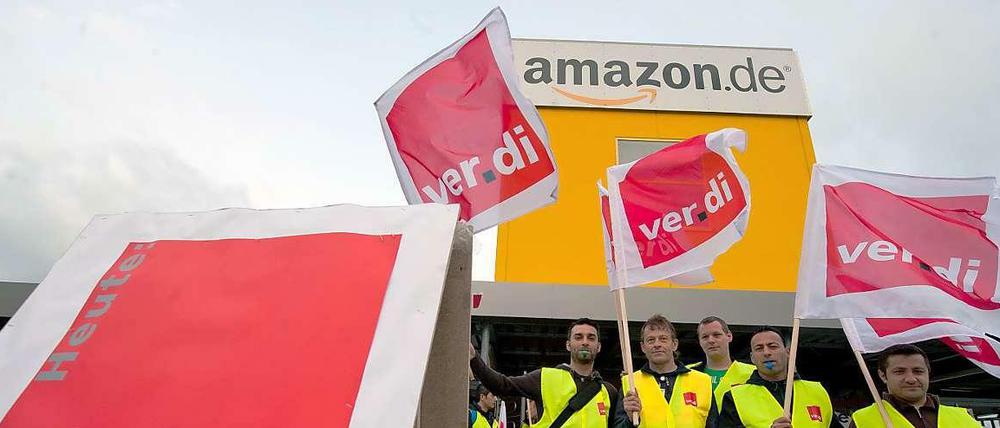 „Gesunde Basis“. Bereits an zwei Tagen im Juni legten hunderte Amazon-Mitarbeiter in Leipzig die Arbeit im Logistikzentrum nieder.
