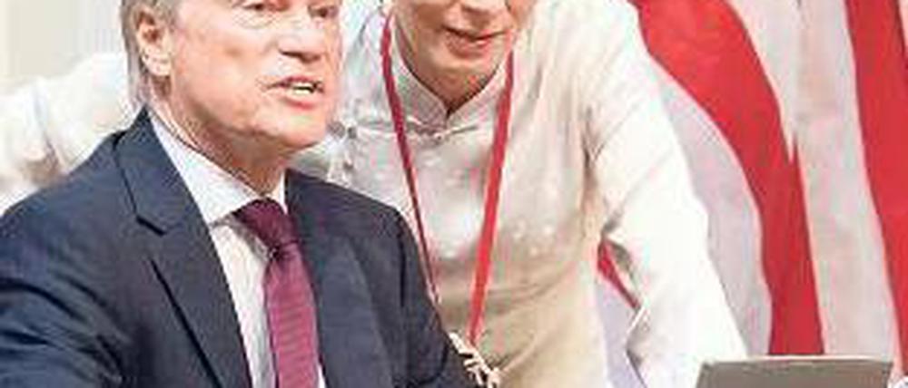 Duett. Chef (Jochen Busse) und Redenschreiberin (Ute Willing). Foto: Eventpress Hoensch