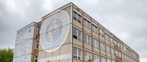 Neue Heimat. In dieser alten Schule will Berlin Kriegsflüchtlinge aus Syrien beherbergen. Eine Bürgerinitiative macht dagegen mobil – andere Bürger wollen vermitteln.