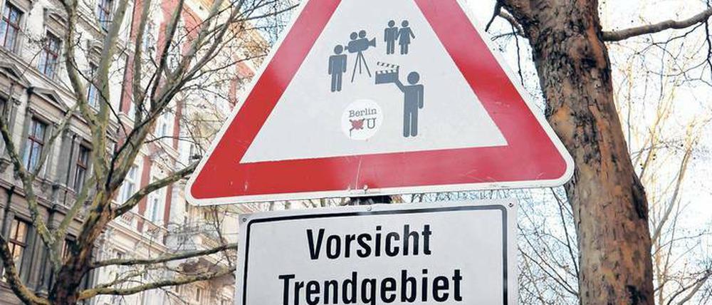Wie im Film. Dieses hübsche Schild hängt im Graefekiez. 