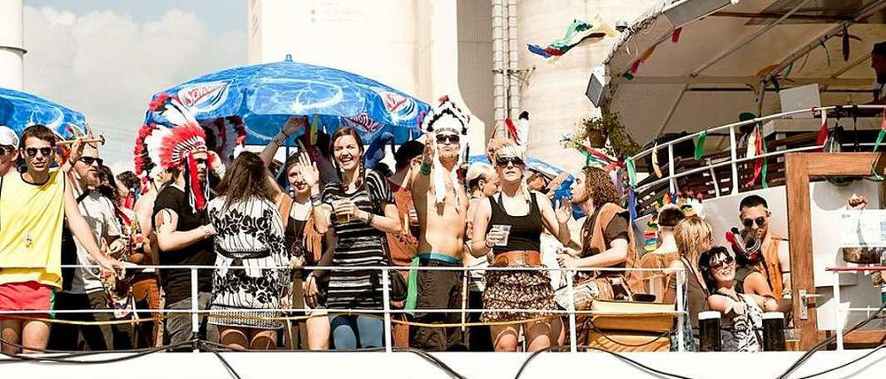 Bass und nass. Dreizehn Technoboote werden am Samstag über die Spree schippern.