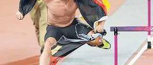 Überflieger. Robert Hartings Hürdenlauf nach seinem Olympia-Gold 2012. Foto: dpa