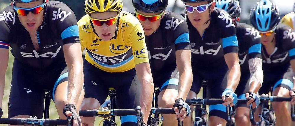 Nur mit Willenskraft? Den Schlussanstieg nach Ax-3-Domaines bewältigte Froome (Gelbes Trikot) mit einer Leistung von 446 Watt – nur zwei weniger als 2001 Armstrong.