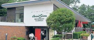Ihre Heimat. In Lisickis Clubhaus wird gegrillt.