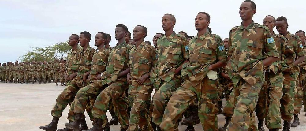 Somalische Soldaten werden von der EU ausgebildet.