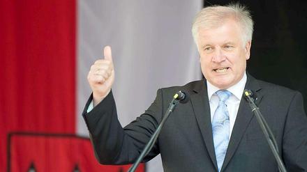 Äußerungen von Horst Seehofer hatten den Schlingerkurs der Union zu den NSA-Enthüllungen und zur Vorratsdatenspeicherung hervorgerufen.