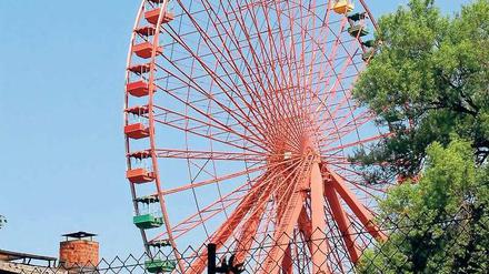 Oben ist die Aussicht gut. Aber wie die Aussichten für das Spreepark-Gelände sind, ist derzeit ungewiss. 