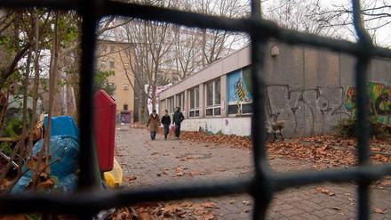 Nicht nur Hellersdorf, auch der Bezirk Kreuzberg hatte die Gerhart-Hauptmann-Schule (Foto) im Dezember 2012 als Unterkunft für die Flüchtlinge bereitgestellt.