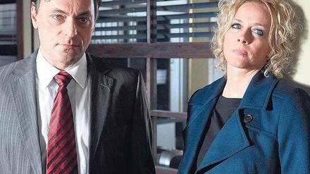 Staatsanwalt Diekmann (Peter Benedict) und BKA-Frau Linda Groner (Katja Riemann).