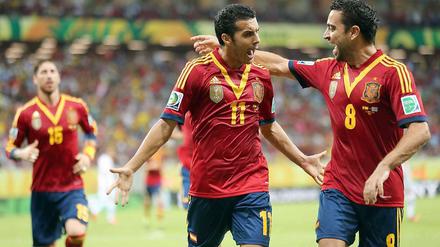 Geht doch. Pedro (links) mit Xavi (r.).