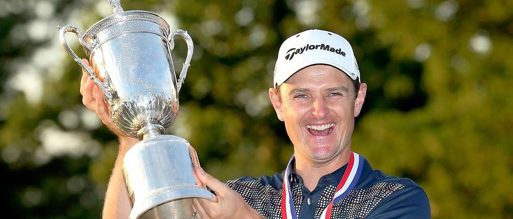 Groß aufgeschlagen. Sieger Justin Rose.