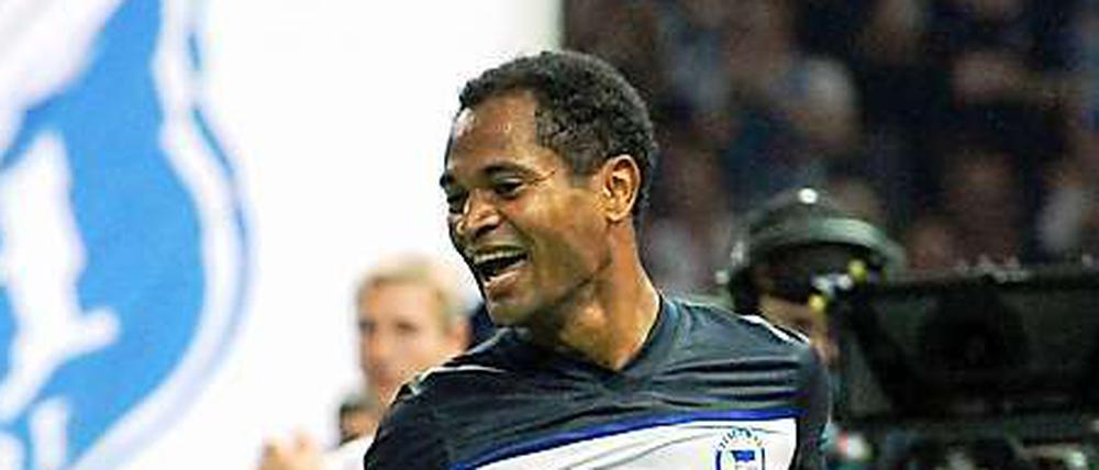 Grund zur Freude. Raffael darf künftig wohl wieder unter seinem Förderer Lucien Favre trainieren.