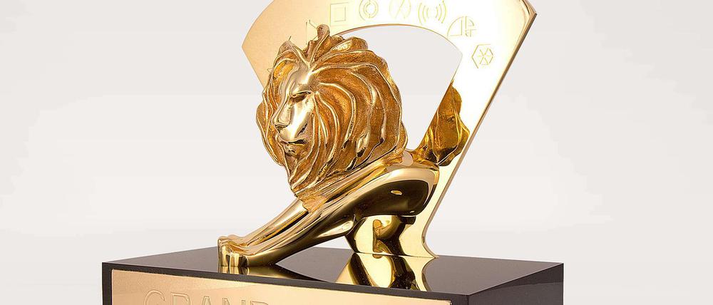 Die Trophäe. Die "Lions" gibt es in vielen verschiedenen Disziplinen. Immer steht ein Löwe im Zentrum.