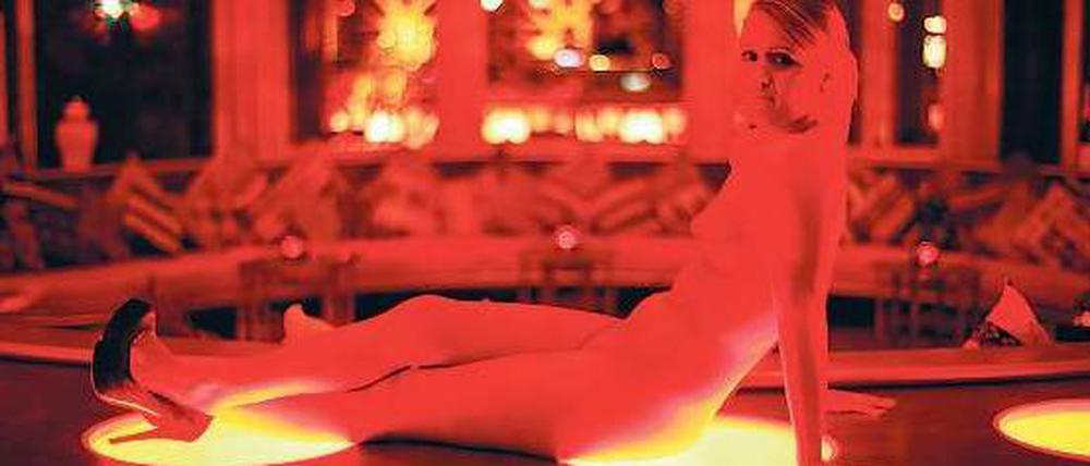 Per Gesetz wurden aus Prostituierten Kleinunternehmerinnen. Seitdem präsentieren sich Puffbetreiber wie Sparkassendirektoren, selbst die Prostituierten werden im Servicesprech als „Gäste“ bezeichnet. Foto: NDR