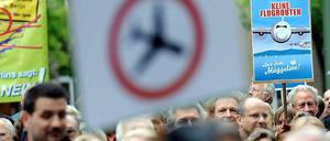 "Keine Flugrouten über dem Müggelsee" fordern die Bürgerinitiativen in Friedrichshagen ohnehin schon. Die Gefährdung des Trinkwassers könnte ihnen neue Argumente liefern. Auch heute soll wieder protestiert werden - und zwar am BER.
