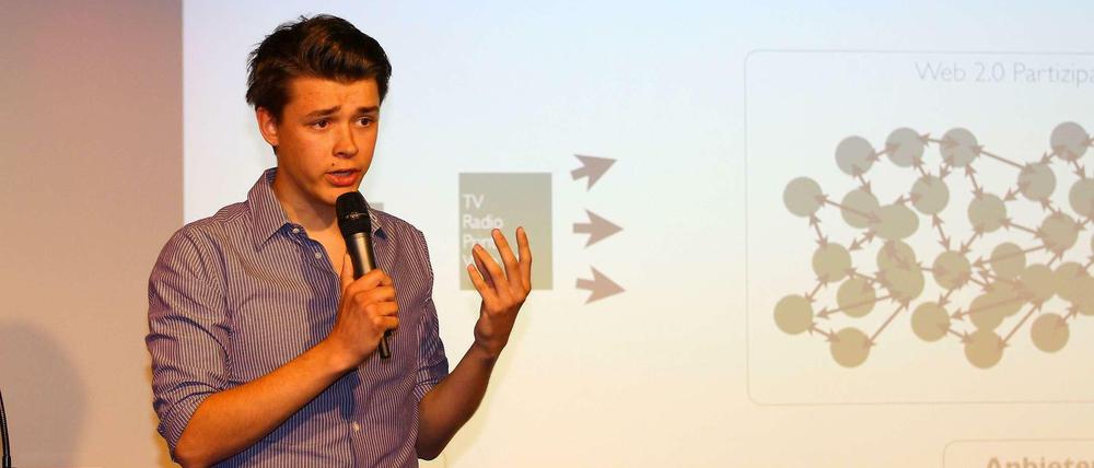 Philipp Riederle. "Ich höffne nur die Augen, was mit Social Media gelingen kann."