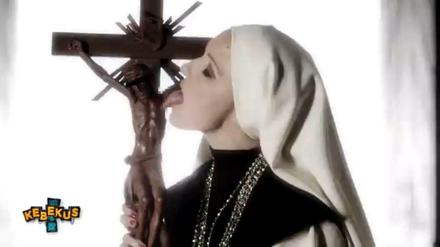 Das Kirchen-Rap-Video mit Carolin Kebekus.