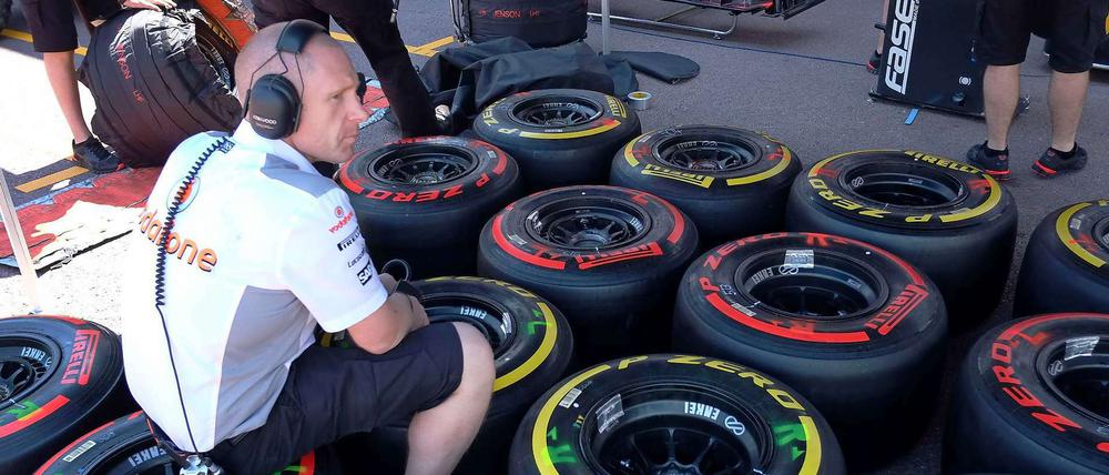 Zwischen den Reifen. Rennstall Mercedes sorgt für großen Ärger innerhalb der Formel 1.