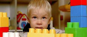 Bislang konnten nur Berufstätige einen Kitaplatz für ihre ein- bis zweijährigen Kinder beantragen. Das ändert sich am 1. August. 