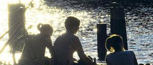 Noch mal kurz ausruhen. Sogar das Wetter spielt mit etwas Glück mit, warm wird es, 24 Grad. Und sonntags wohl auch schön sonnig. Wer übrigens mal ins Wasser springen will: Müggelsee und Tegeler See haben eine Wassertemperatur von gut 20 Grad erreicht. Foto: dpa