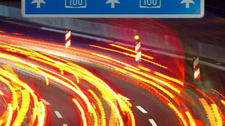 Um den Ausbau der A100 häufen sich die Streitigkeiten.