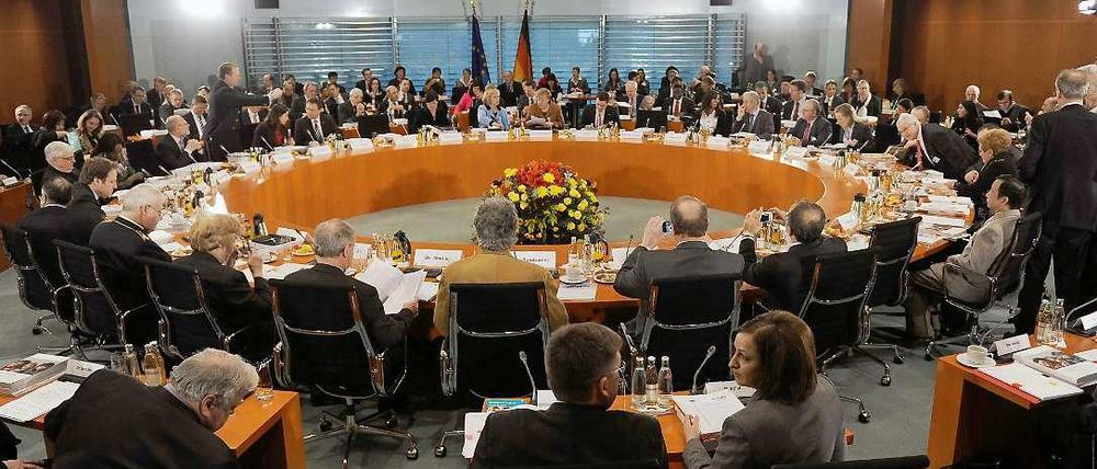 Ein Punkt des Integrationsgipfels: Migranten gleichberechtigter am gesellschaftlichen Leben wie auch öffentlichen Dienst beteiligen.