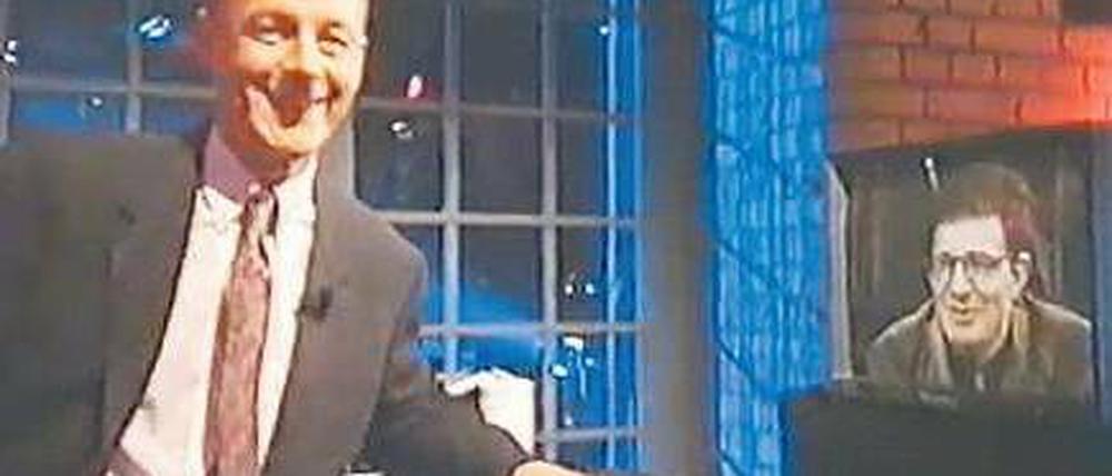 Querdenker. Küppersbuschs allerletzte Sendung 1997: „Privatfernsehen“, in der ARD. Die wenigen Haare sind geblieben. Der Biss für eine neues Magazin auch? Screenshot: Tsp