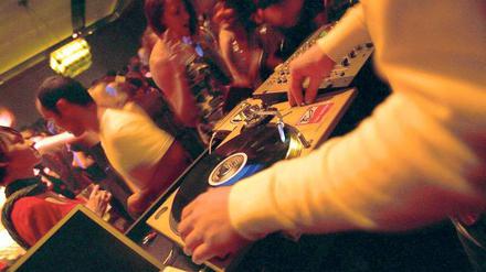 Club-Geplauder. Berlin ist Party-Metropole, aber unsere Autorin fand oft keine Anknüpfungspunkte.