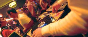 Club-Geplauder. Berlin ist Party-Metropole, aber unsere Autorin fand oft keine Anknüpfungspunkte.