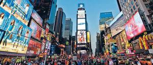 Klassenprimus. Rund um den Times Square in New York haben sich viele Banken angesiedelt. Aber von Krise keine Spur, die USA sind wieder obenauf. Foto: dpa