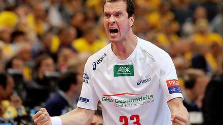 Die Freude des Siegers. Pascal Hens gewinnt mit dem HSV erstmals die Champions League.